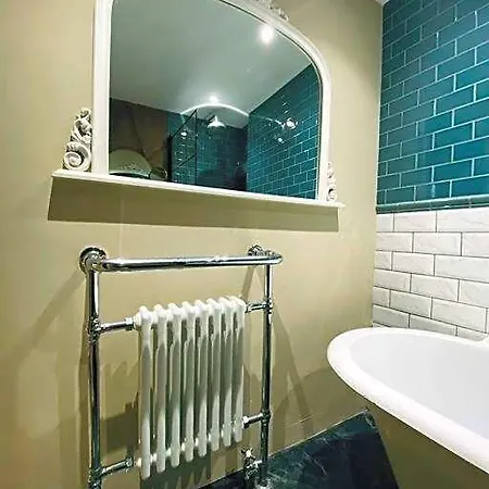Spacious Boutique Apartment