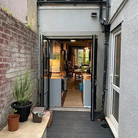 Spacious Boutique 아파트 *